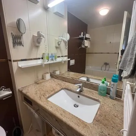 113 Marina * 波尔托罗